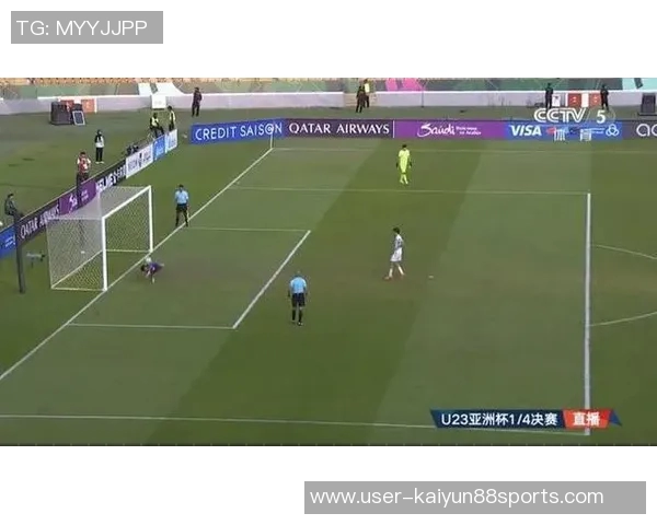 莱切门将谈点球扑救：误以为伊尔迪兹主罚幸运用脚挡出点球